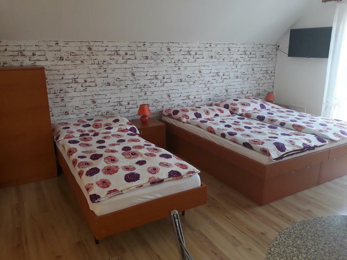 Apartmány BOSS Lipótszentmiklós Kültér fotó